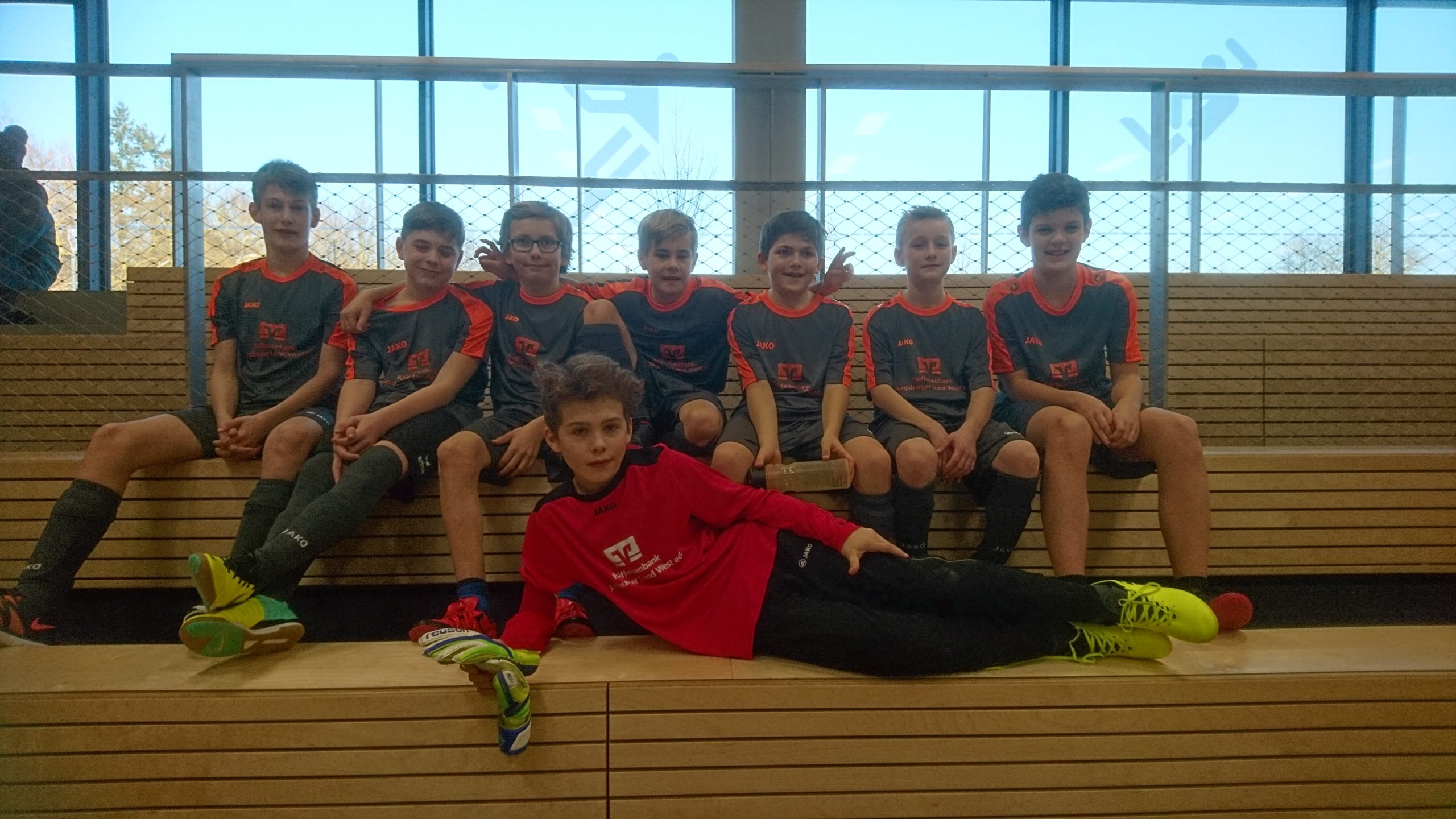 Jugendfußball: D2-Junioren der SG siegen beim Hallenturnier in Stadtbergen